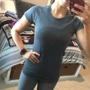 Lululemon Swiftly Tech short sleeve crew size 6